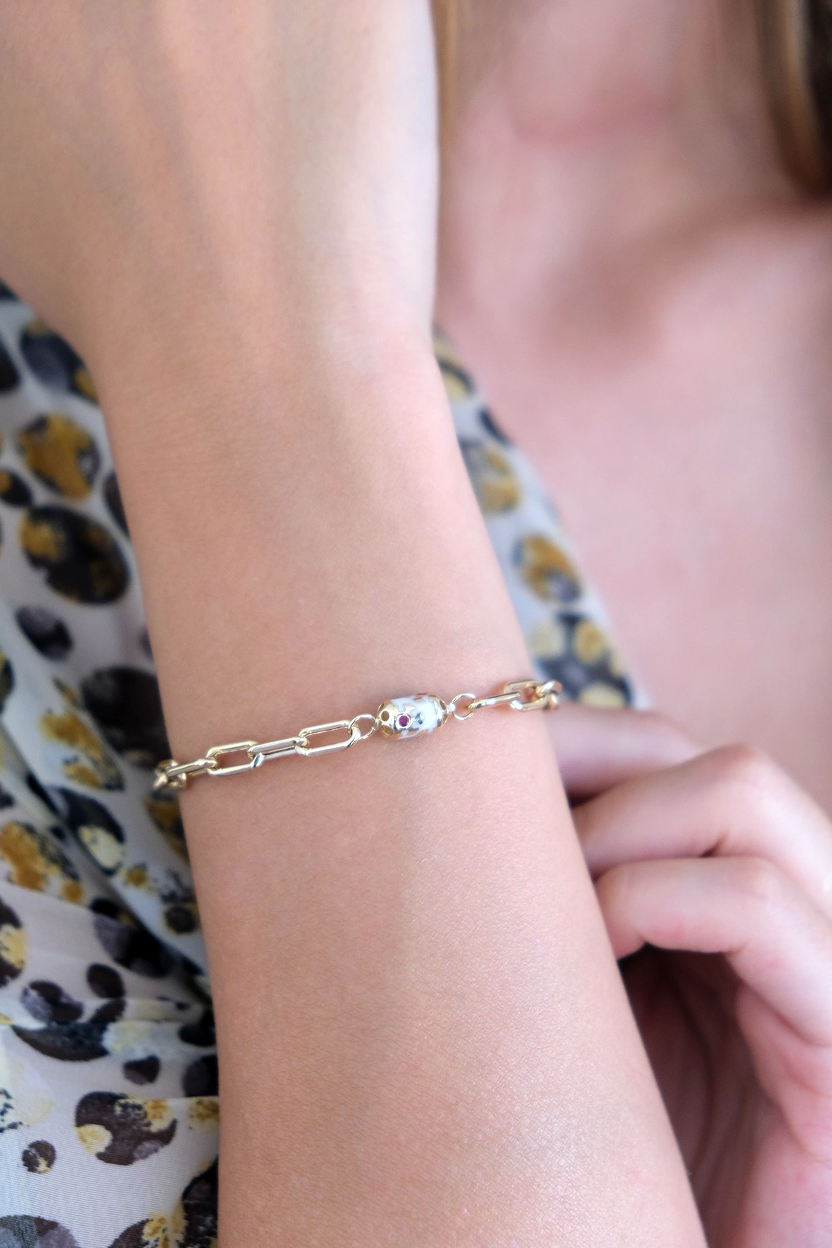 14-k-altin-bileklik-533-gram-26787057.png 14 Ayar Altın Beyaz Mineli Ataç Zincir Bileklik 439 - Görsel 1