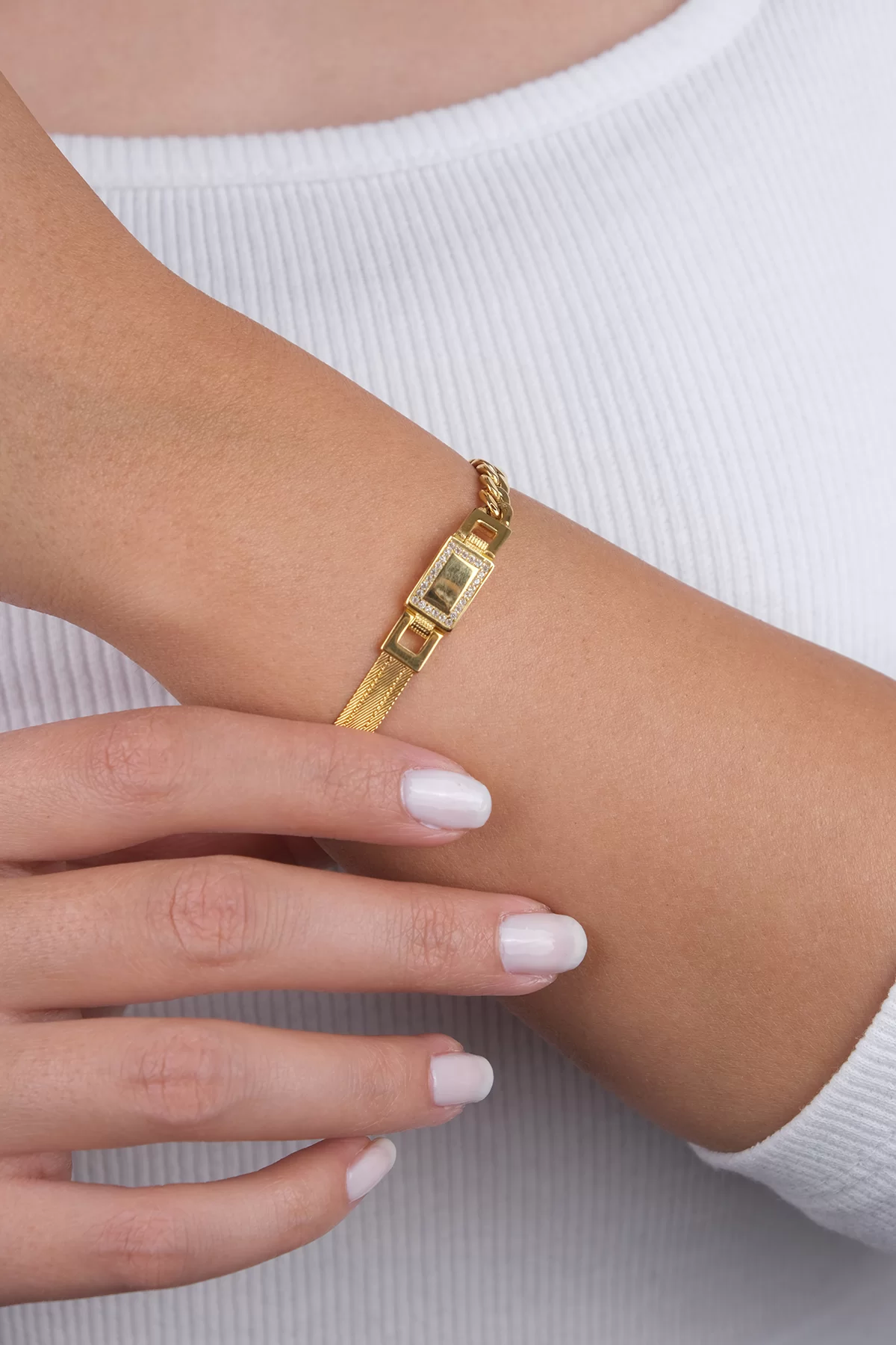 14-k-altin-bileklik-740-gram-837111.png 14 Ayar Altın Hasır Desenli Zincir Bileklik 82 - Görsel 1