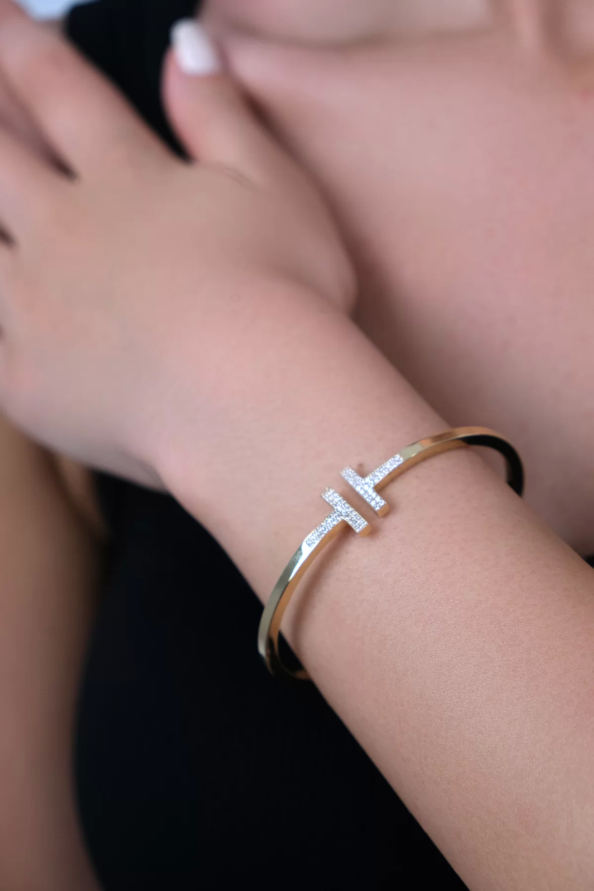 14-k-altin-kelepce-859-gram-356911.png 14 Ayar Altın Taşlı T Kelepçe 6 - Görsel 1