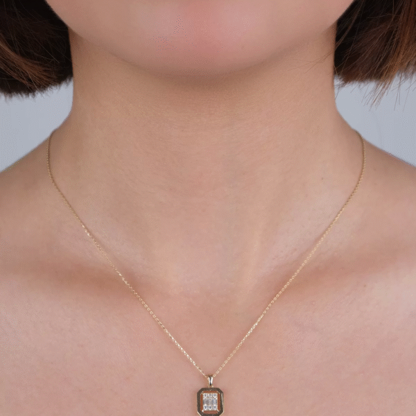 14 Ayar Altın Taşlı Baget Kolye 24