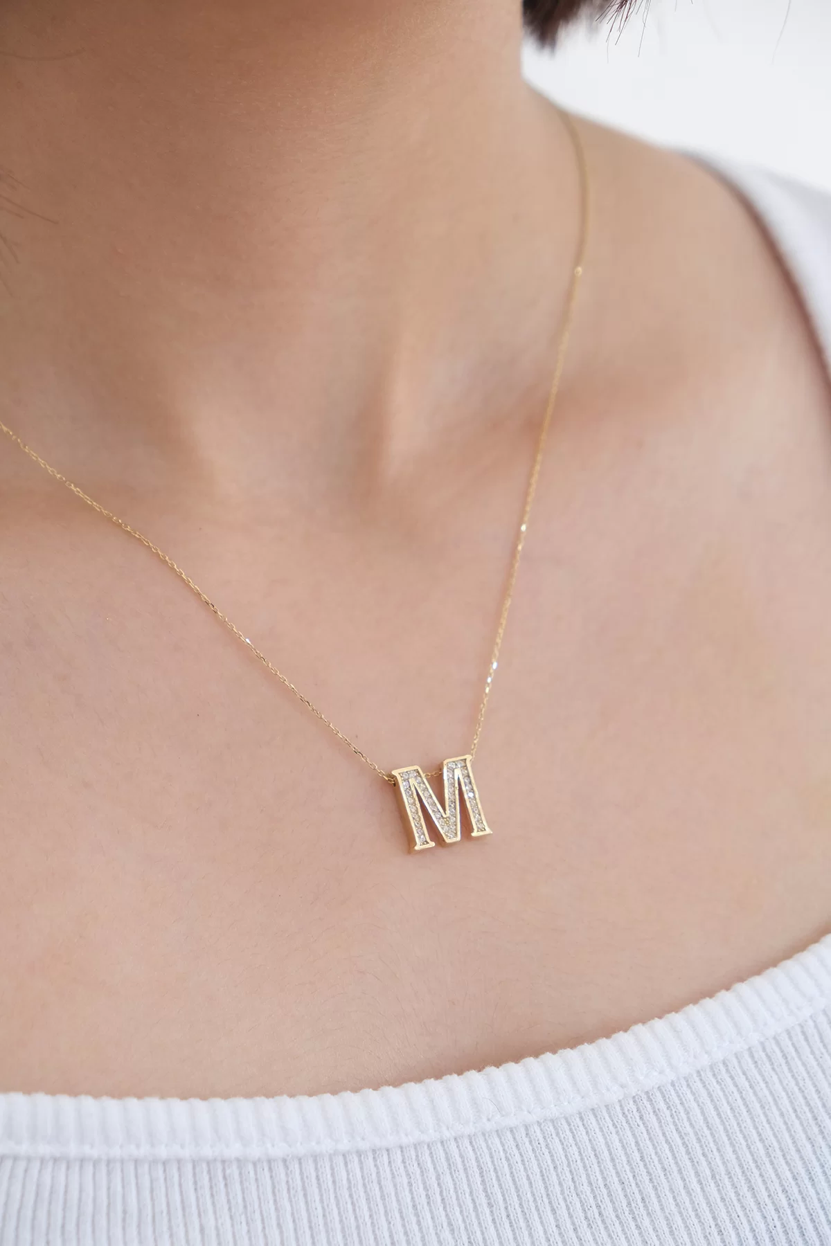 14-k-altin-kolye-287-gram-18588296.png 14 Ayar Altın Taşlı M Harf Kolye 179 - Görsel 1