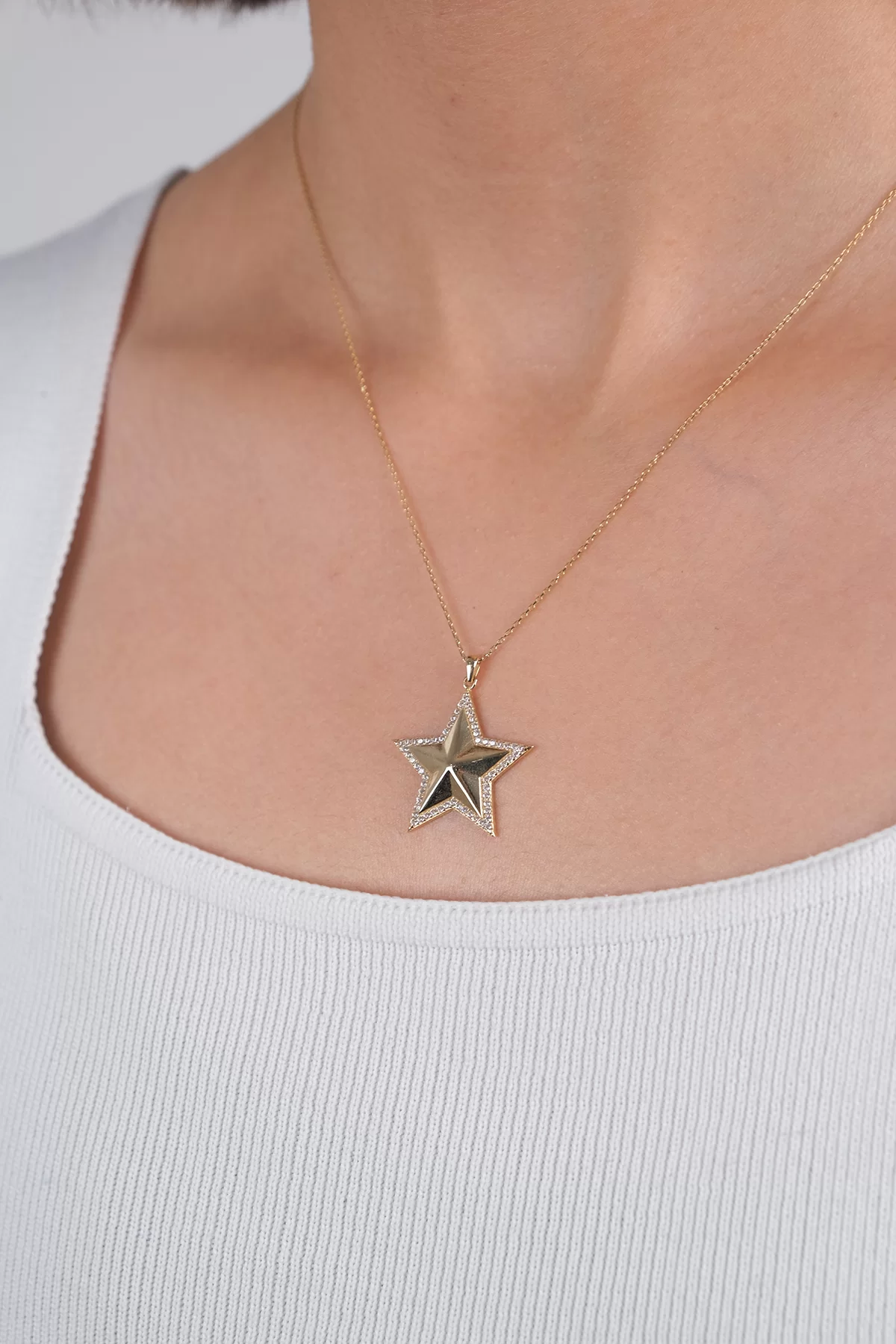 14-k-altin-kolye-328-gram-15897.png 14 Ayar Altın Taşlı Yıldız Kolye 149 - Görsel 1