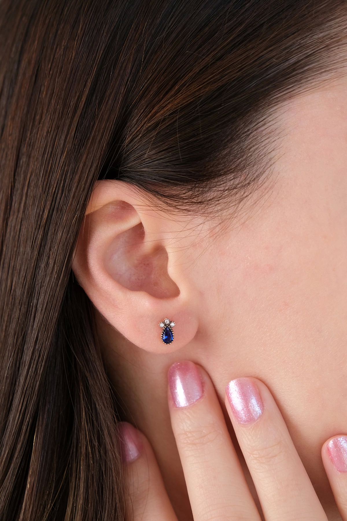 14-k-altin-kupe-118-gram-10839748.png 14 Ayar Altın Mavi Taşlı Damla Küpe 186 - Görsel 1