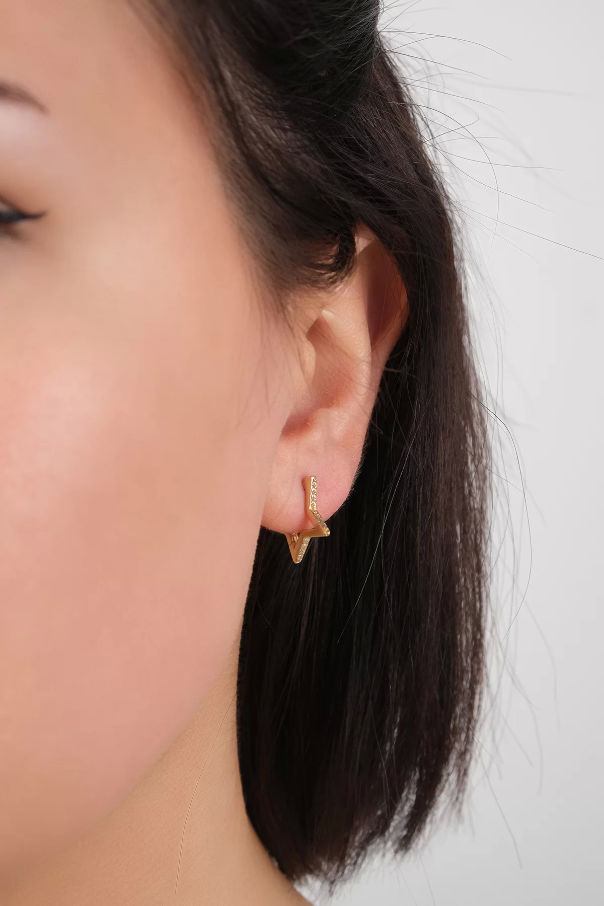 14-k-altin-kupe-223-gram-138059.png 14 Ayar Altın Taşlı Yıldız Küpe 44 - Görsel 1