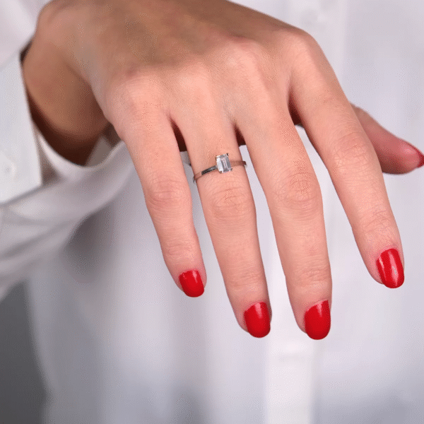 14 Ayar Altın Baget Taşlı Yüzük 38