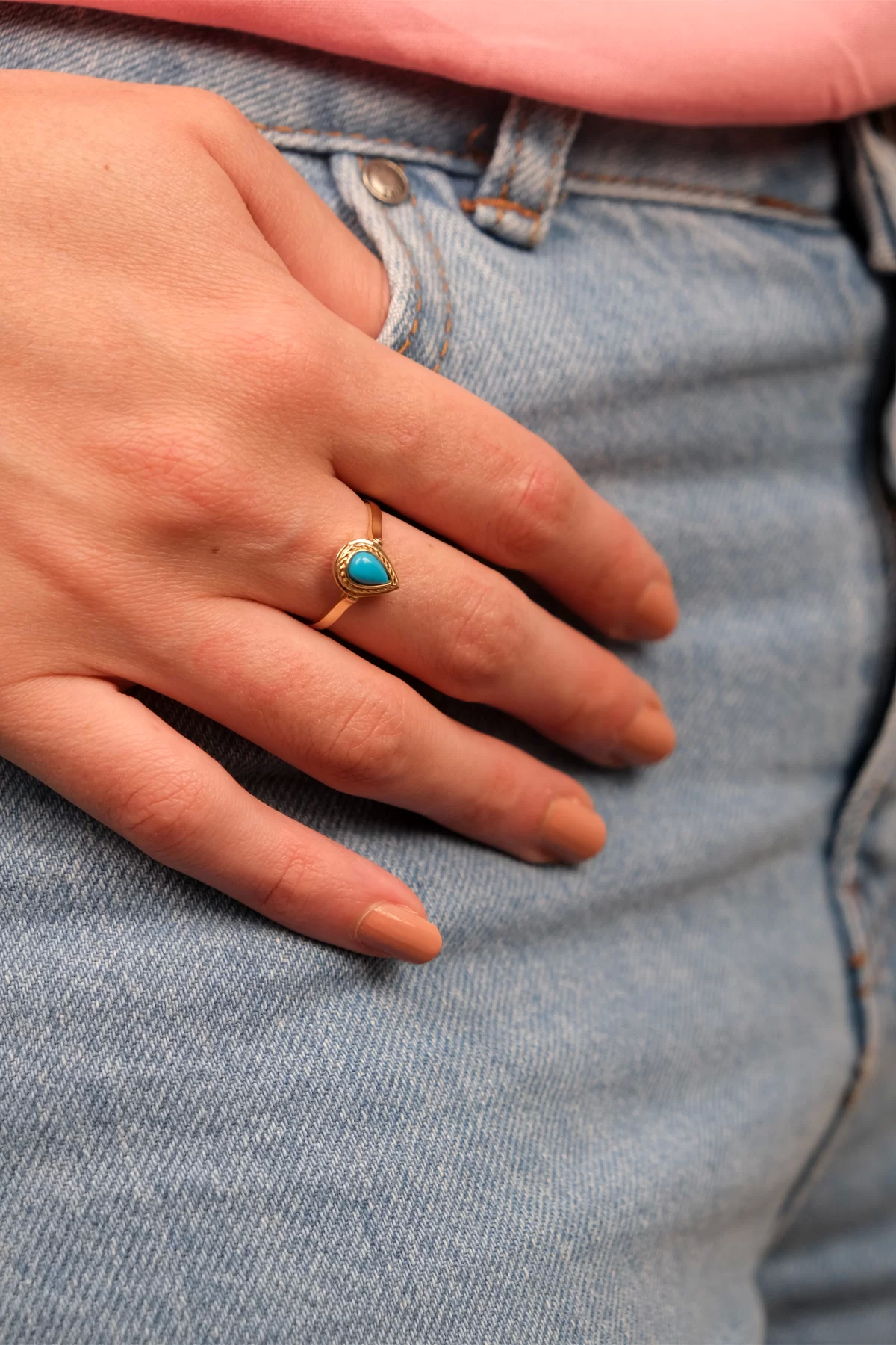 14-k-altin-yuzuk-195-gram-260059.png 14 Ayar Firuze Taşlı Damla Yüzük 100 - Görsel 1