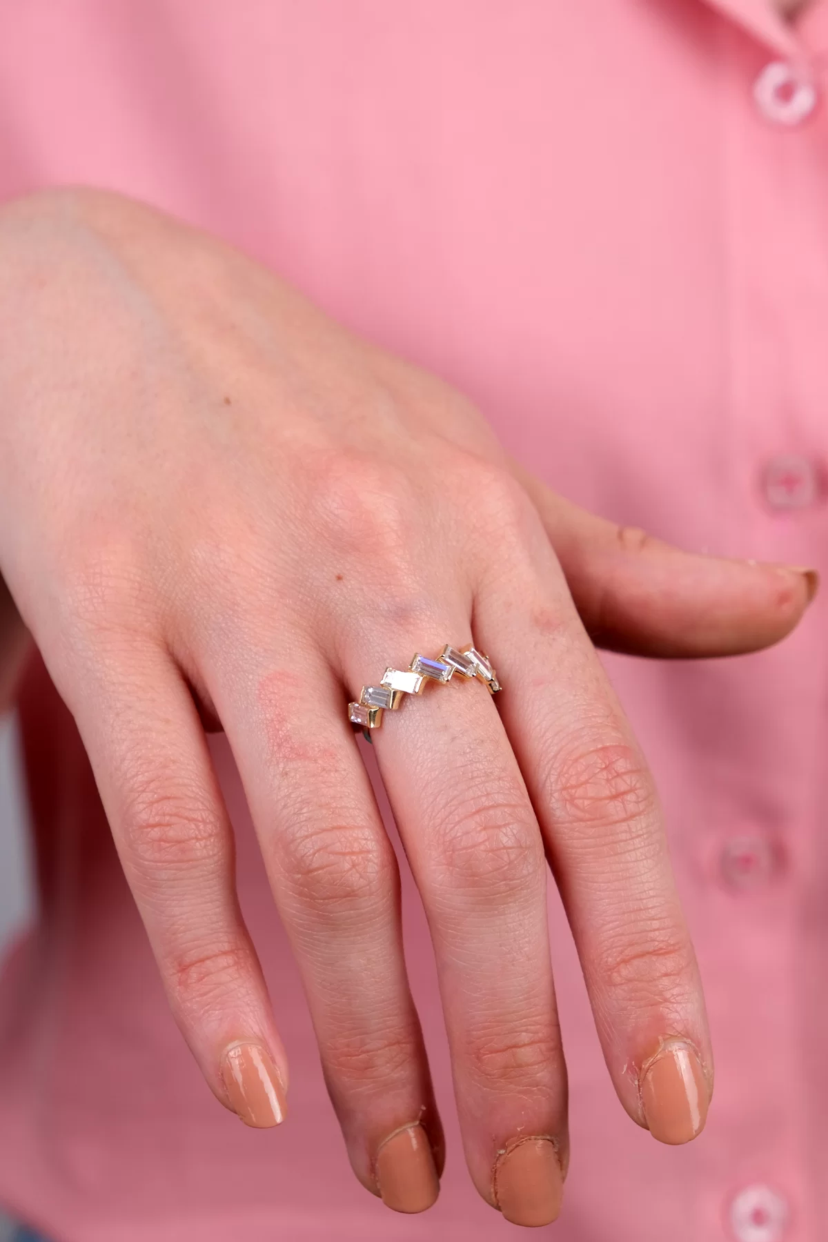 14-k-altin-yuzuk-210-gram-546815.png 14 Ayar Altın Baget Zikzak Yüzük 122 - Görsel 1