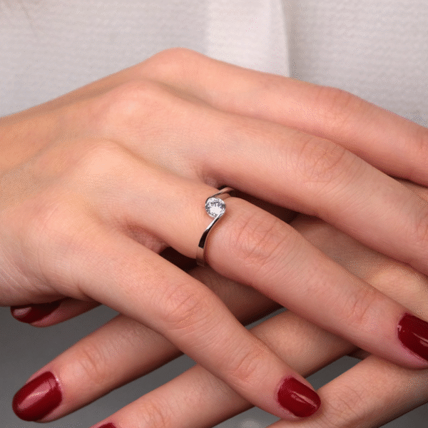 14 Ayar Beyaz Altın Tektaş Yüzük 154