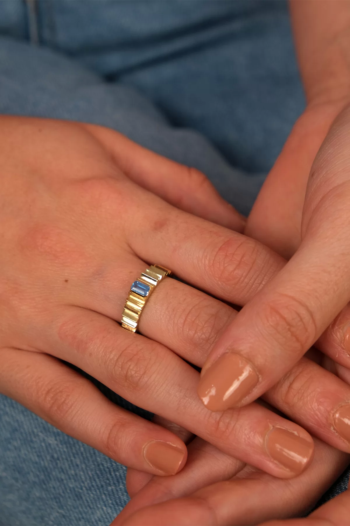 14-k-altin-yuzuk-245-gram-523634.png 14 Ayar Altın Mavi Taşlı Retro Yüzük 99 - Görsel 1