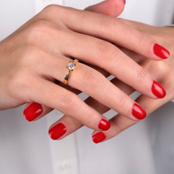 14 Ayar Altın Tektaş Yüzük 239