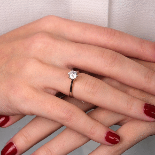 14 Ayar Beyaz Altın Tektaş Yüzük 147