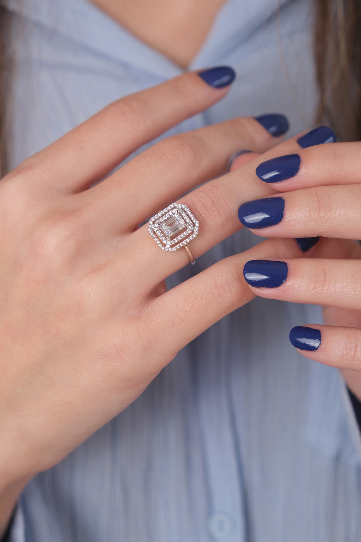 14-k-altin-yuzuk-342-gram-24381028.png 14 Ayar Beyaz Altın Baget Yüzük 227 - Görsel 1