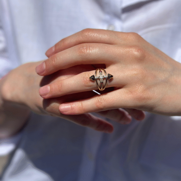 14 Ayar Pembe Taşlı Oklu Yüzük 916