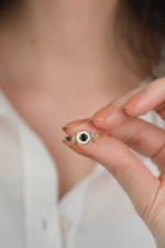 14 Ayar Altın Yeşil Taşlı Şekilli Yüzük 517 - Görsel 3