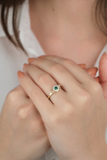 14 Ayar Altın Yeşil Taşlı Şekilli Yüzük 517 - Görsel 4