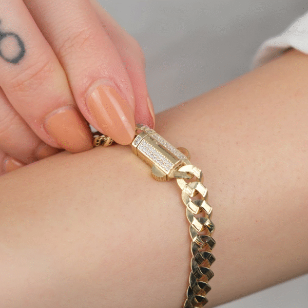 14 Ayar Altın Taşlı Zincir Bileklik 953