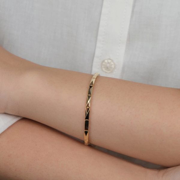 14 Ayar Altın Sade Desenli Bileklik 759