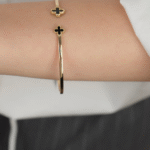 14 Ayar Altın Siyah Yoncalı Kelepçe