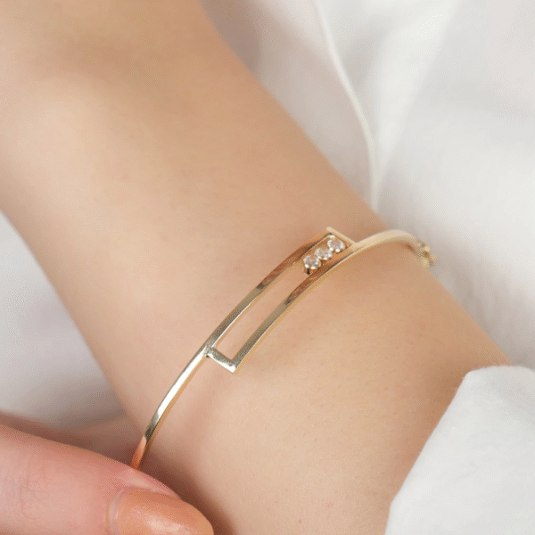 14 Ayar Altın Taş Detaylı Kaburga Kelepçe 142