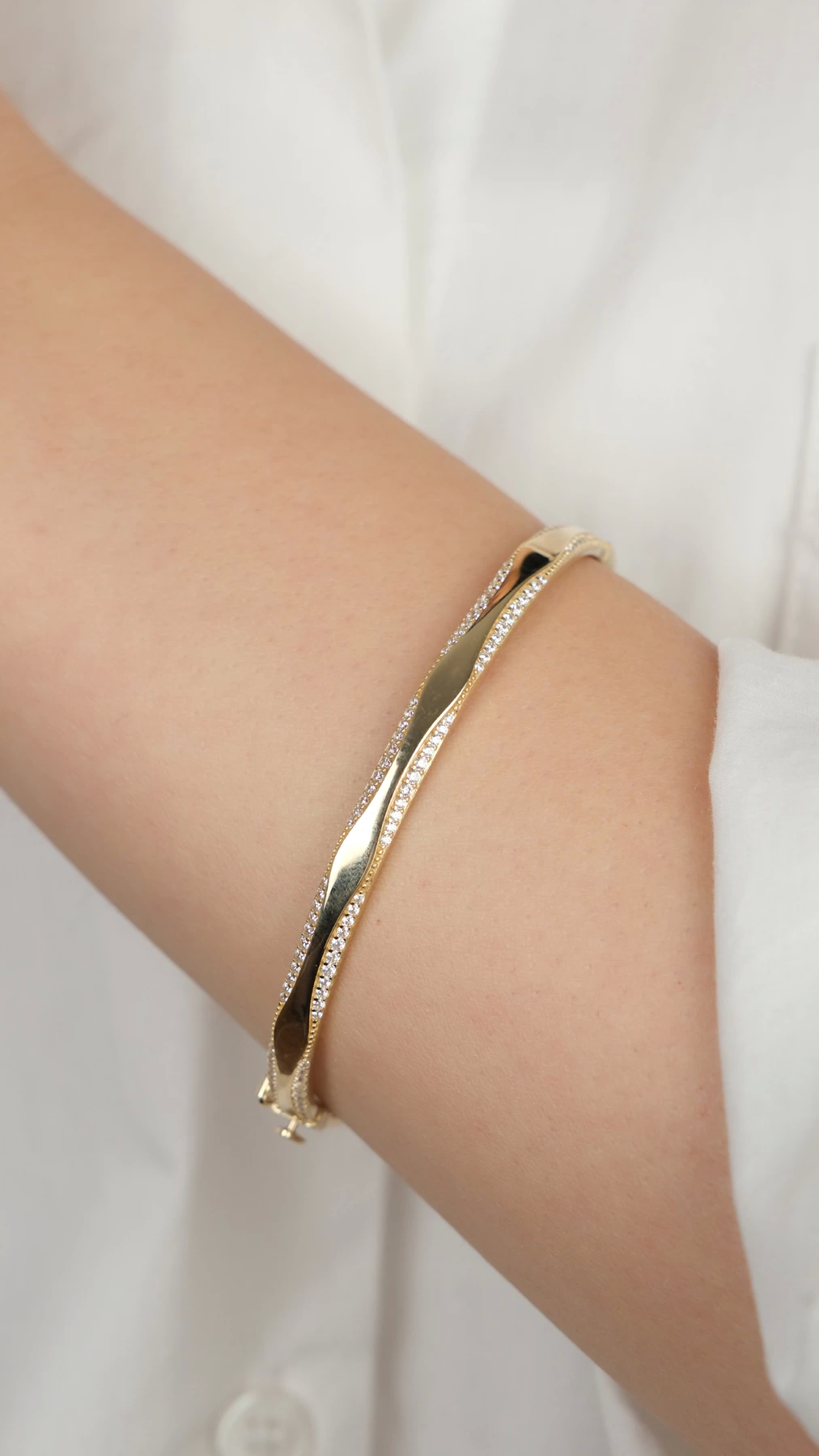 14-k-altin-kelepce-766-gram-33880664-sw1012sh1800.png 14 Ayar Altın Sade Kelepçe - Görsel 1