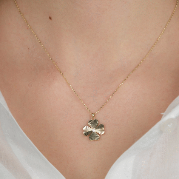 14 Ayar Altın Kalemli Yonca Kolye 816