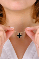 14 Ayar Altın Siyah Siyah Yoncalı Kolye