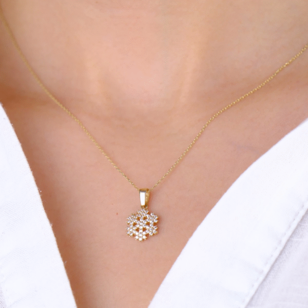 14 Ayar Altın Taşlı Kar Tanesi Kolye Ucu 393