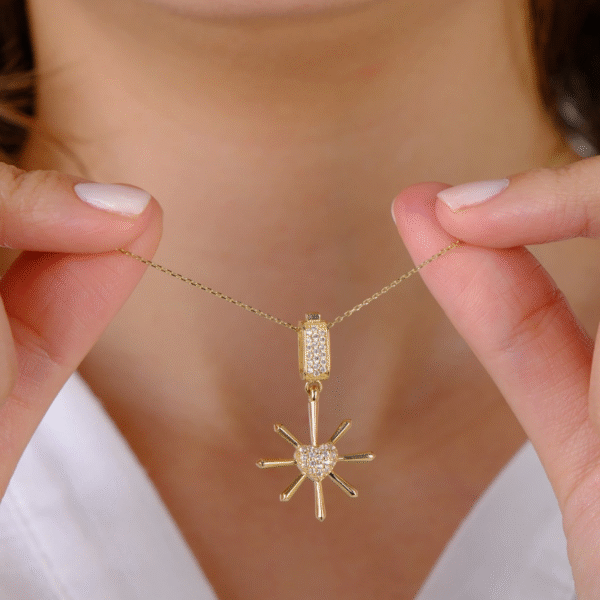 14 Ayar Altın Kalpli Güneş Charm 381