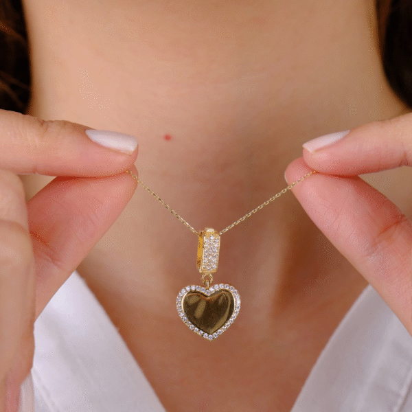 14 Ayar Altın Taşlı Kalpli Charm 154