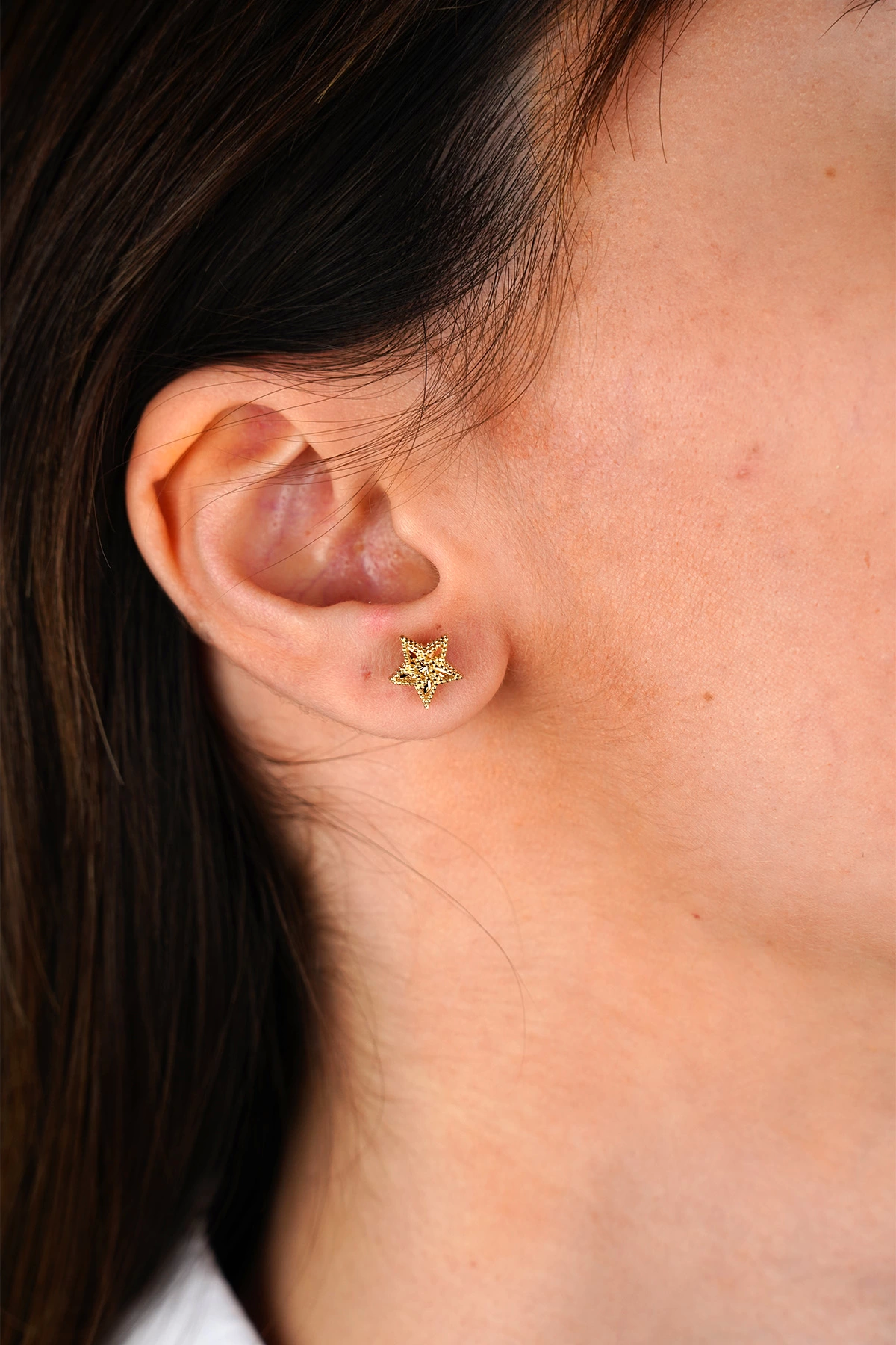 14-k-altin-kupe-134-gram-41254640-sw1200sh1800.png 14 Ayar Altın Yıldız Küpe 680 - Görsel 1