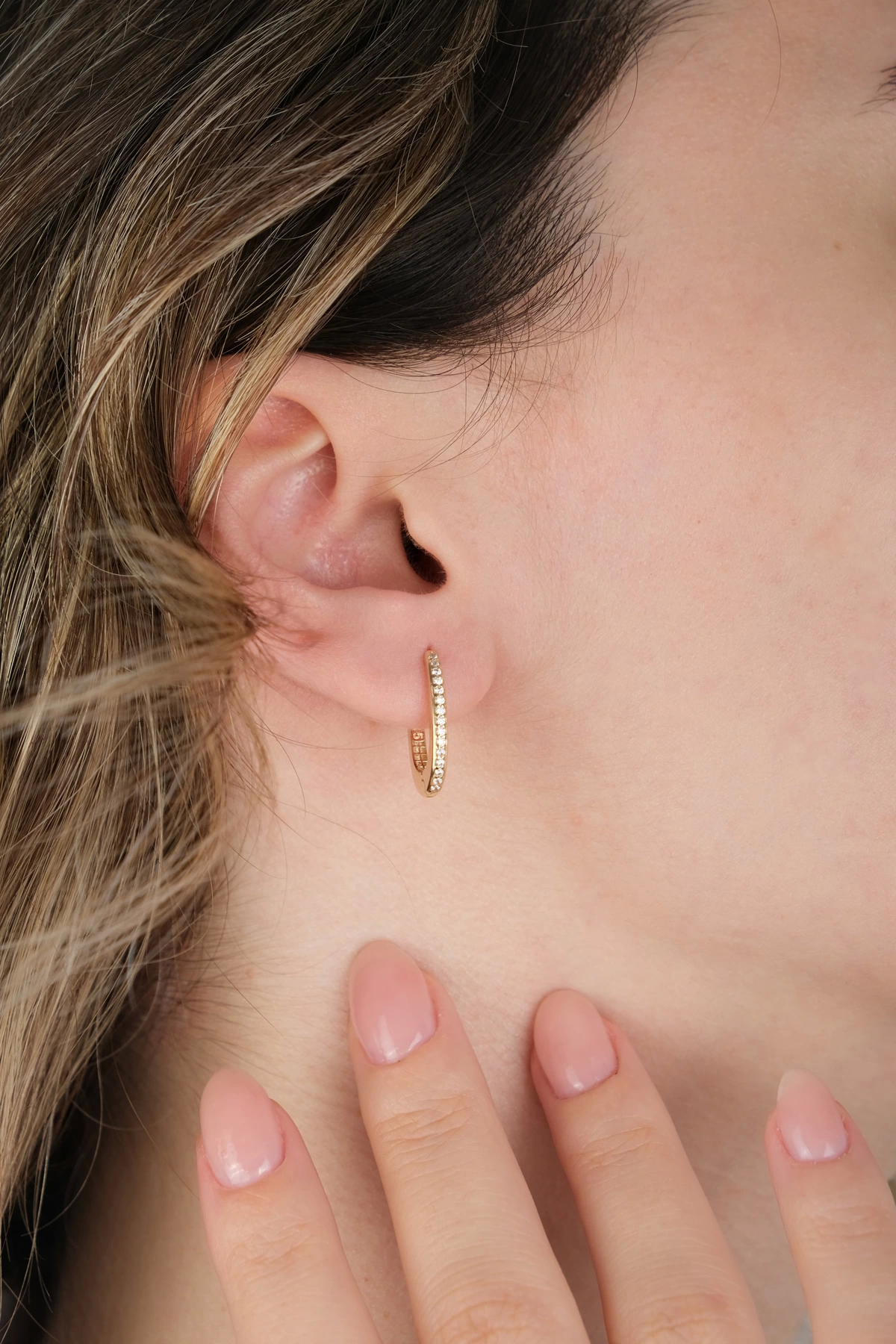 14-k-altin-kupe-219-gram-25708077-sw1200sh1800.png 14 Ayar Altın Taşlı Elips Küpe 712 - Görsel 1