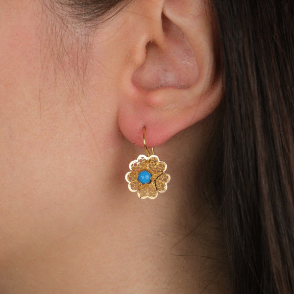 14 Ayar Altın Güllü Mavi Boncuklu Küpe 1049