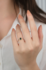 14 Ayar Altın İnce Yeşil Taşlı Yüzük 879 - Görsel 4