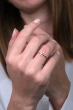 14 Ayar Altın E Harf Yüzük 407