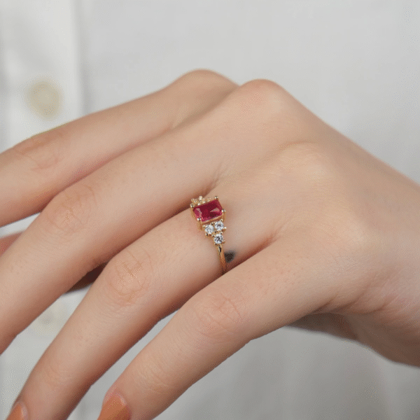 14 Ayar Altın Kırmızı Taşlı Yüzük 878