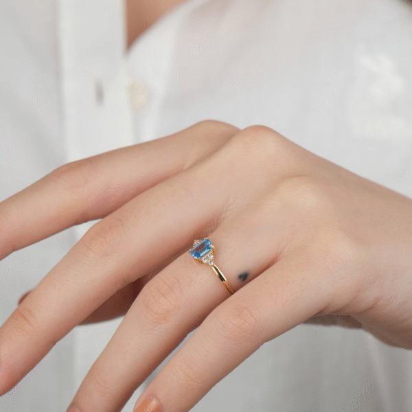 14 Ayar Altın Mavi Kare Taşlı Yüzük 716