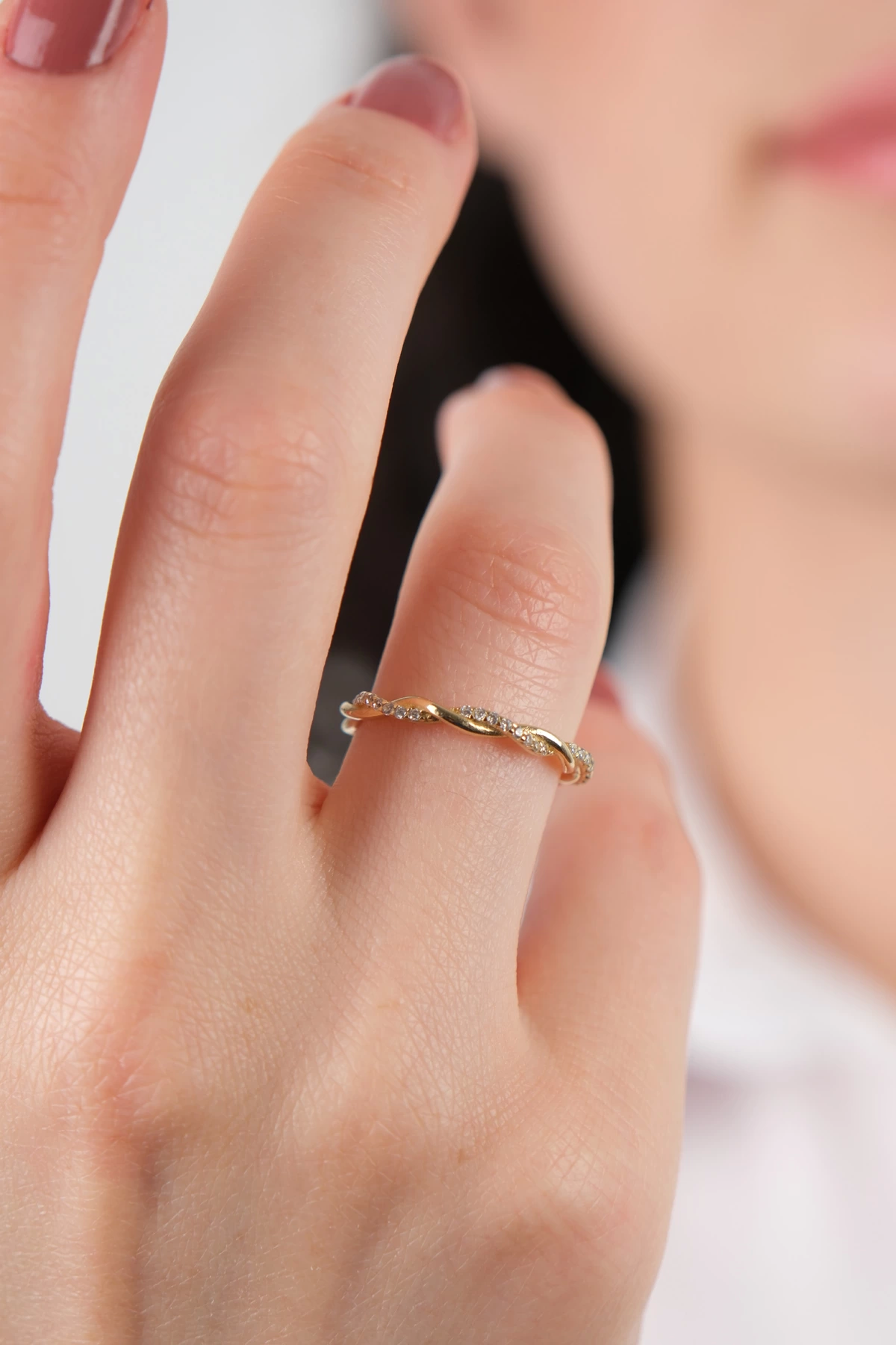 14-k-altin-yuzuk-185-gram-31225985-sw1200sh1800.png 14 Ayar Altın Taşlı Burgu Yüzük 718 - Görsel 1