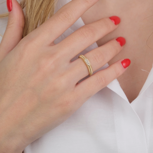 14 Ayar Altın Taşlı Oval Yüzük 639