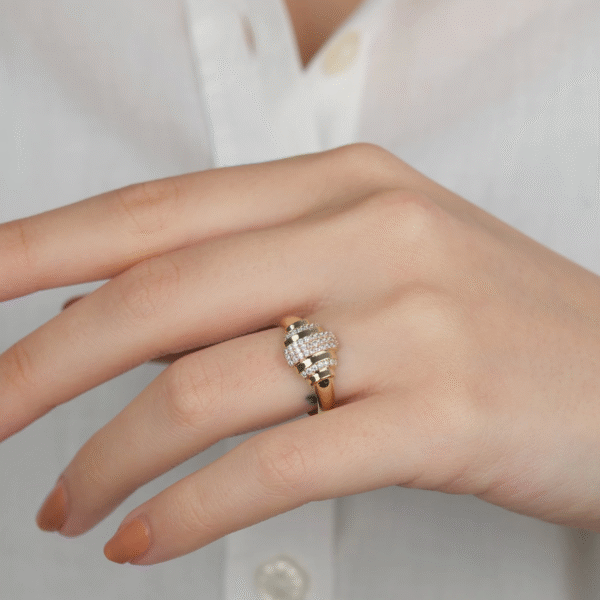 14 Ayar Altın Taşlı Yüzük 902