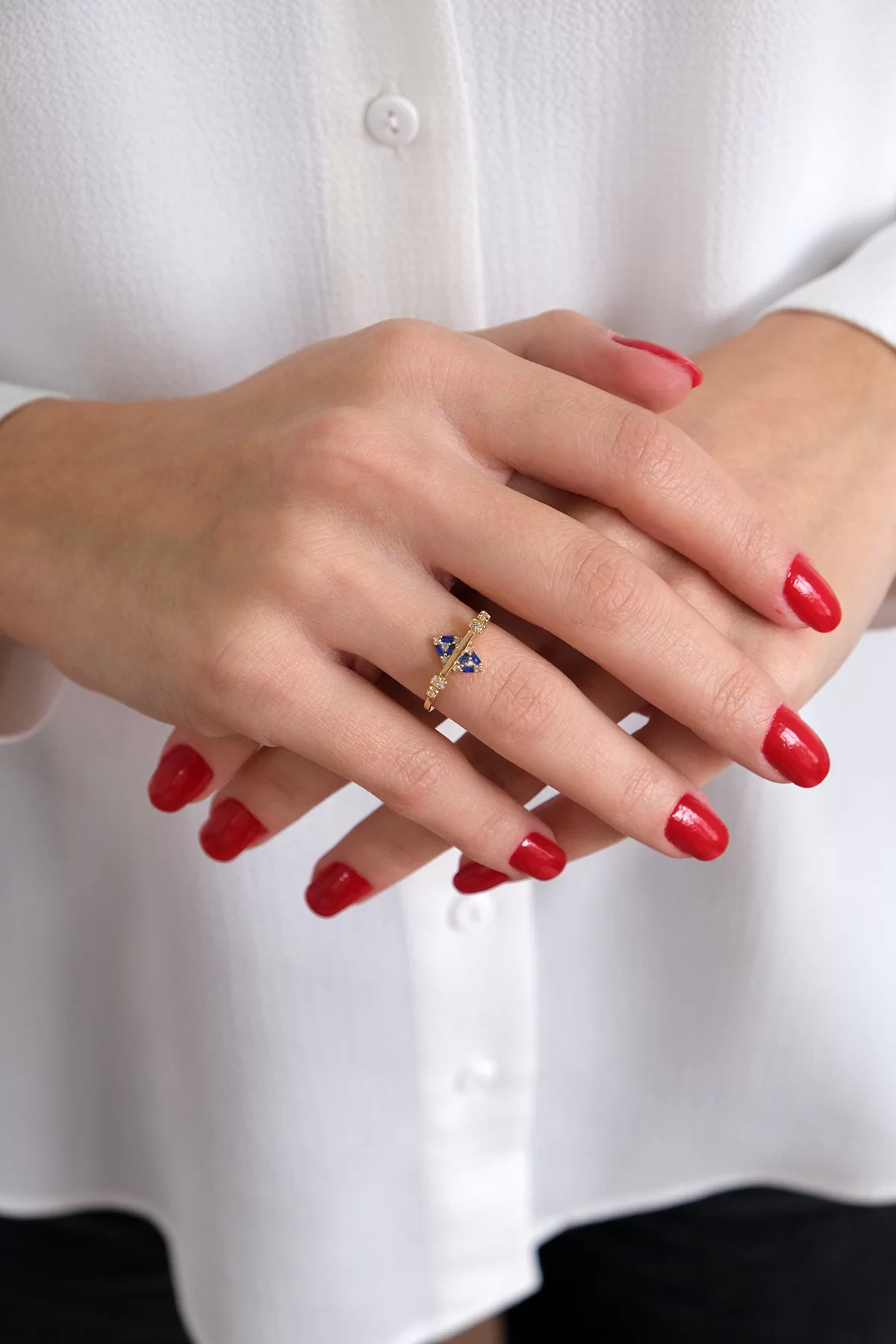 14-k-altin-yuzuk-213-gram-71179576.png 14 Ayar Altın Mavi Taşlı Yüzük 138 - Görsel 1