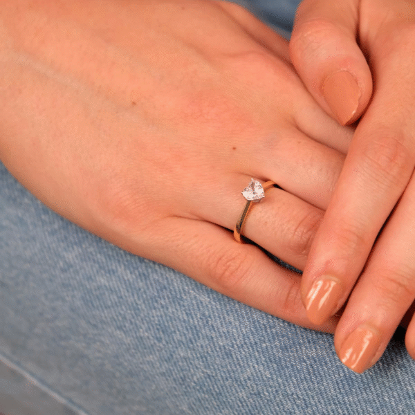 14 Ayar Sarı Altın Kalp Tektaş Yüzük 18