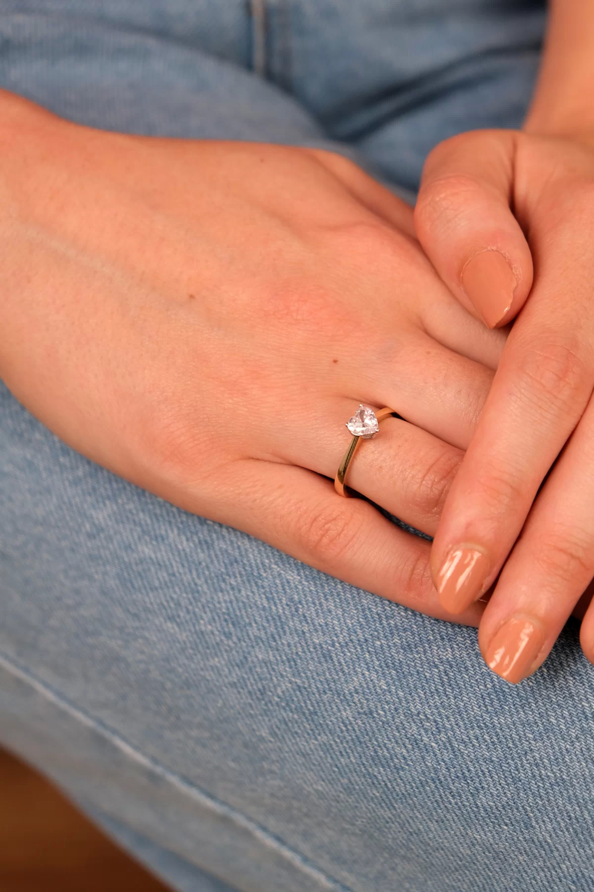 14-k-altin-yuzuk-242-gram-21041.png 14 Ayar Sarı Altın Kalp Tektaş Yüzük 18 - Görsel 1