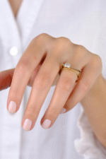 14 Ayar Altın Şekilli Taşlı Yüzük 776