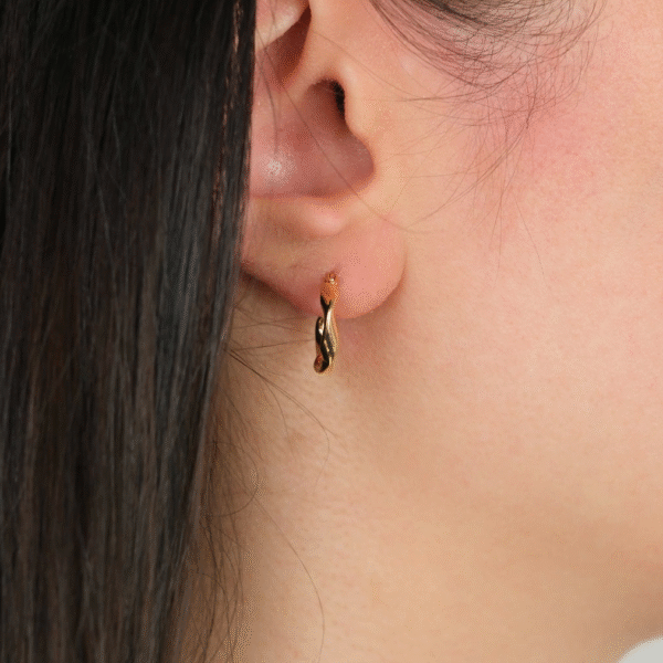 22 Ayar Altın Dalgalı Halka Küpe