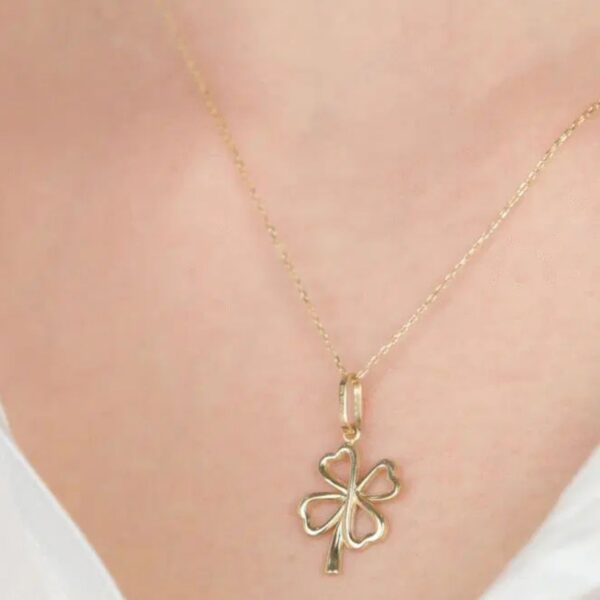 14 Ayar Altın İçi Boş Yoncalı Kolye Ucu 493