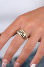 14 Ayar Altın kalın Çizgili Yüzük 809