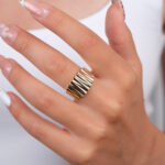 14 Ayar Altın Sıralı Çizgi Yüzük 810