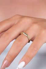 14 Ayar Altın Köşeli Taşlı Yüzük 938 - Görsel 2