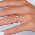 14 Ayar Altın Yuvarlak Küçük Taşlı Yüzük 939