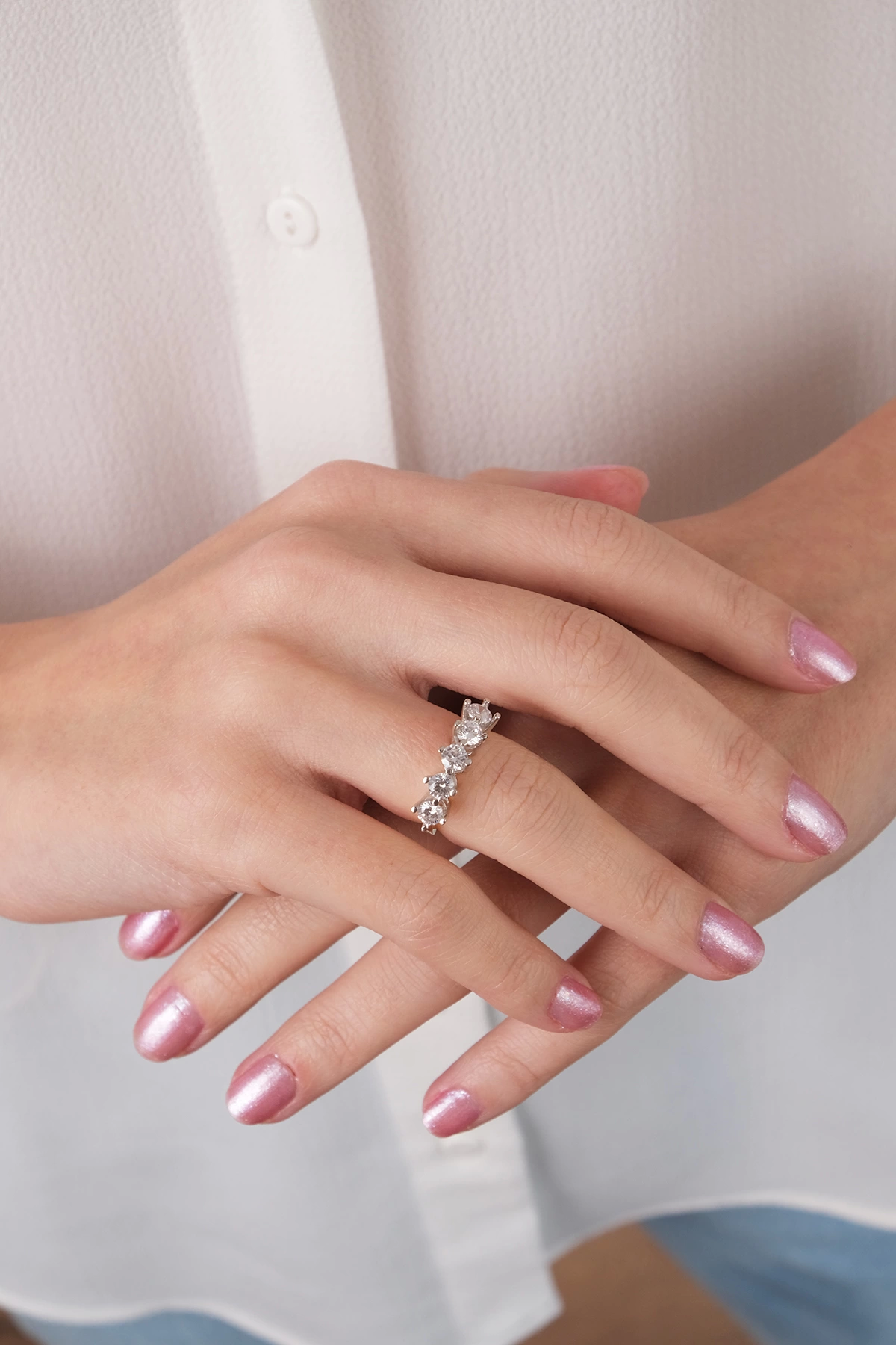 guzide-14-ayar-altin-bestas-yuzuk-47224343.png 14 Ayar Altın Beştaş Yüzük 49 - Görsel 1